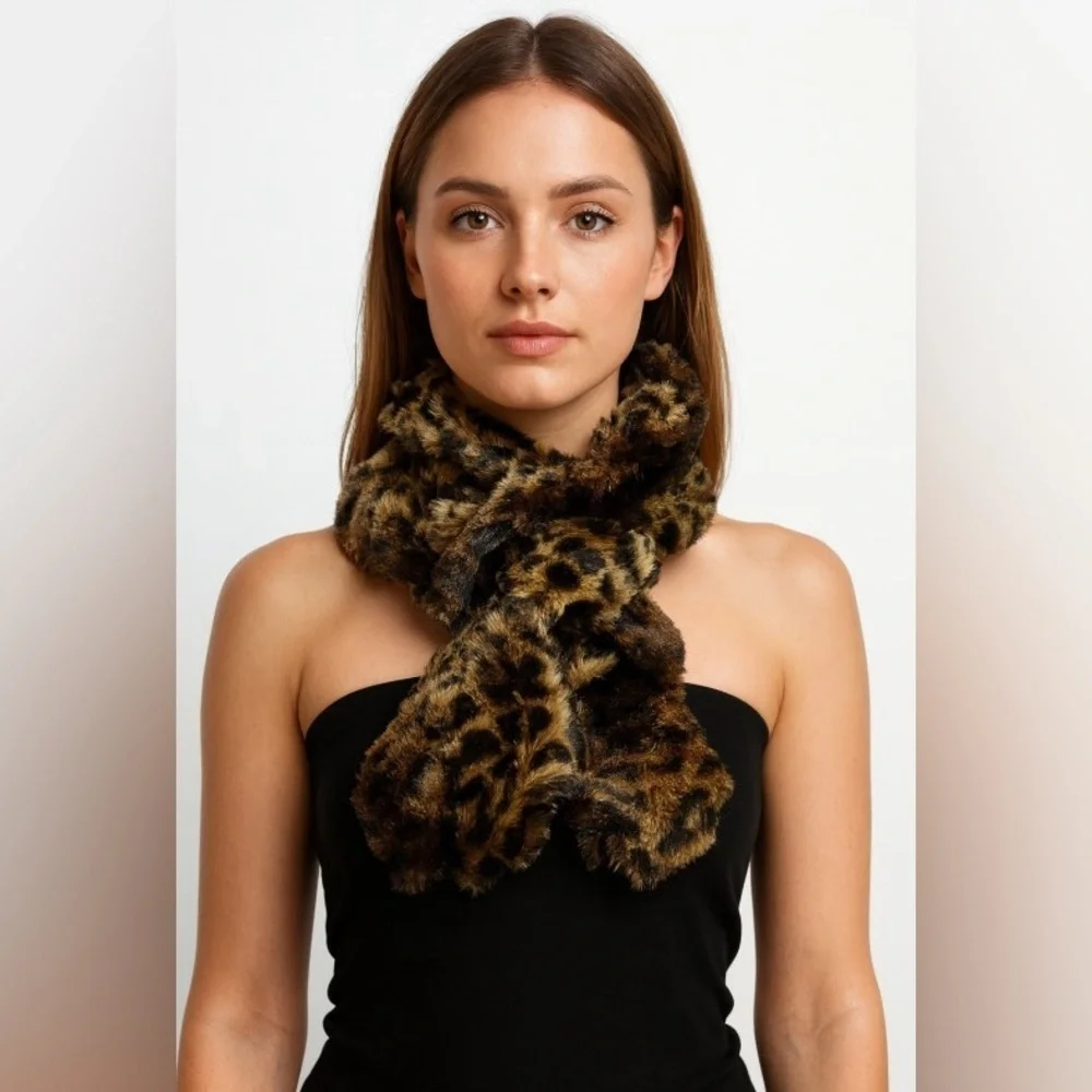 Leopard Print Faux Fur Scarf